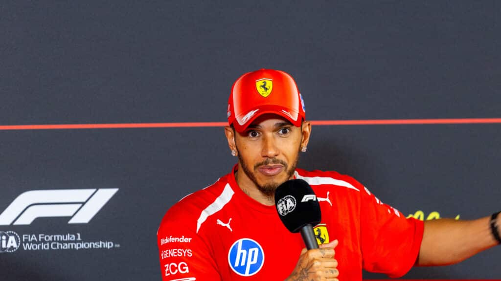 lewis hamilton ferrari Barcelona gp 2026 ハミルトン「自力で勝ちたい」―ラッセル発言に反論、フェラーリ1年目との違いを語る