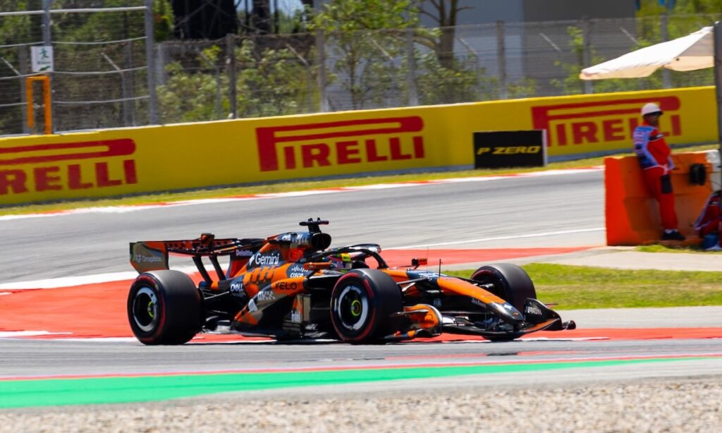 oscar piastri mclaren barcelona